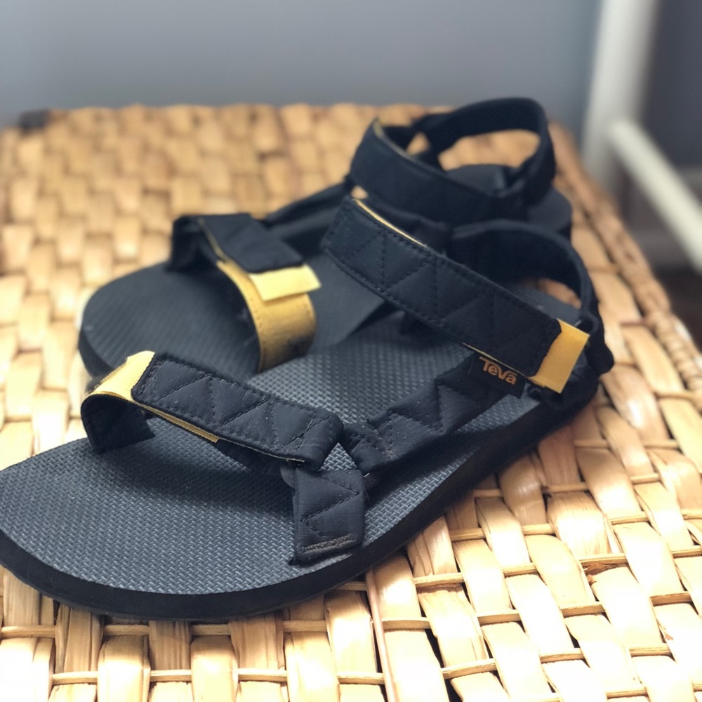 NEW Teva sandals black and mustard